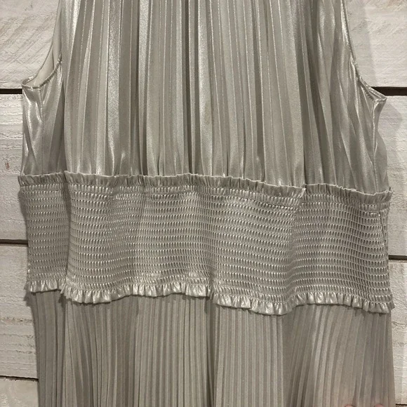 A.L.C Weston Pleated Midi Cocktail Dress Sz 6 Silver Metallic Sleeveless - Picture 3 of 11